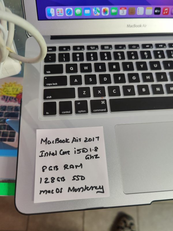 MacBook Air 13 - Image 2