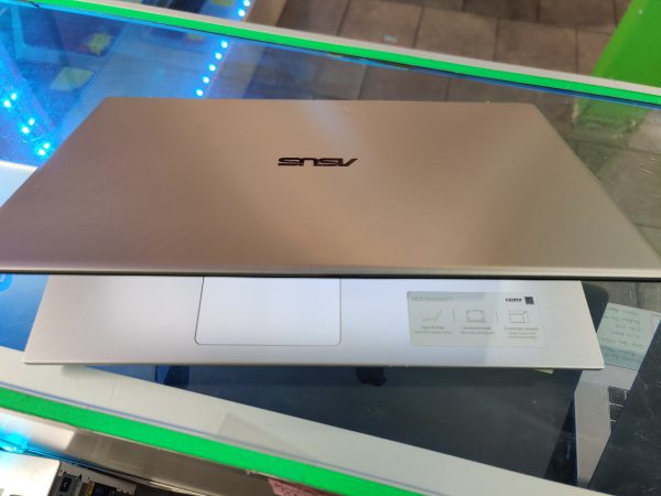 Asus Vivo book 17
