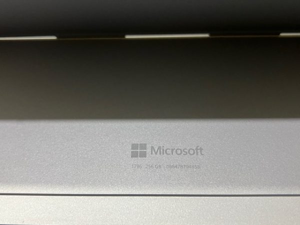 Microsoft Surface - Image 6