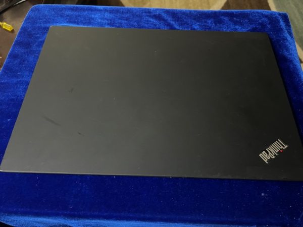Lenovo ThinkPad T490 - Image 5